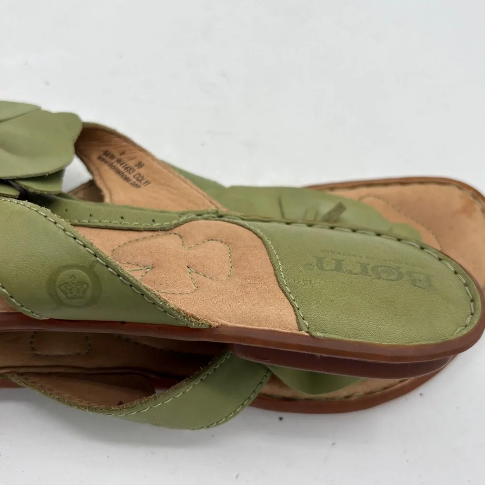 BORN Size 8/39 Green Flower Leather Thong Style Slides Sandals - Picture 7 of 8